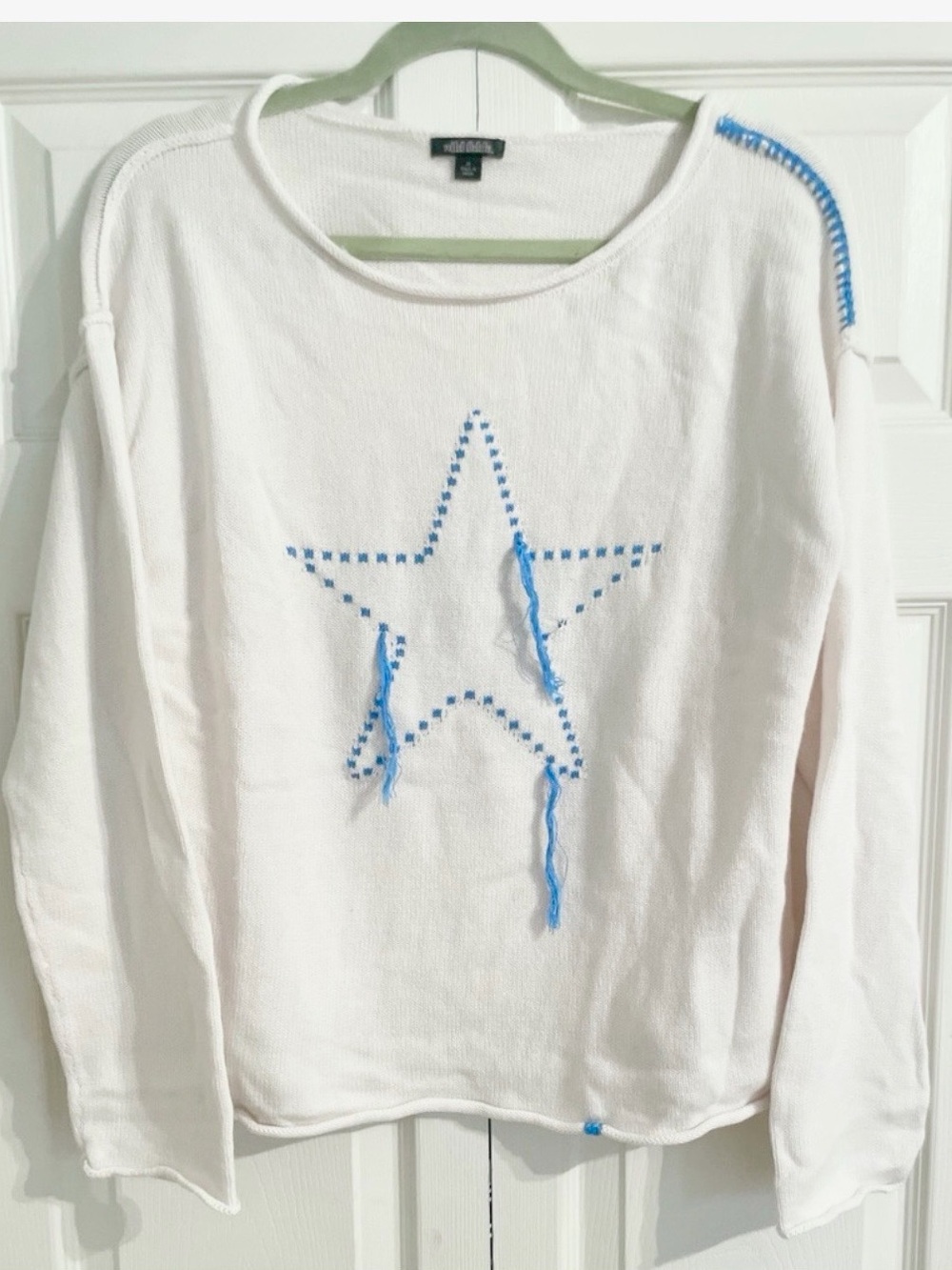 Wild fable Coastal America STAR Knit sweater Women's‎ Size M Casual White Blue